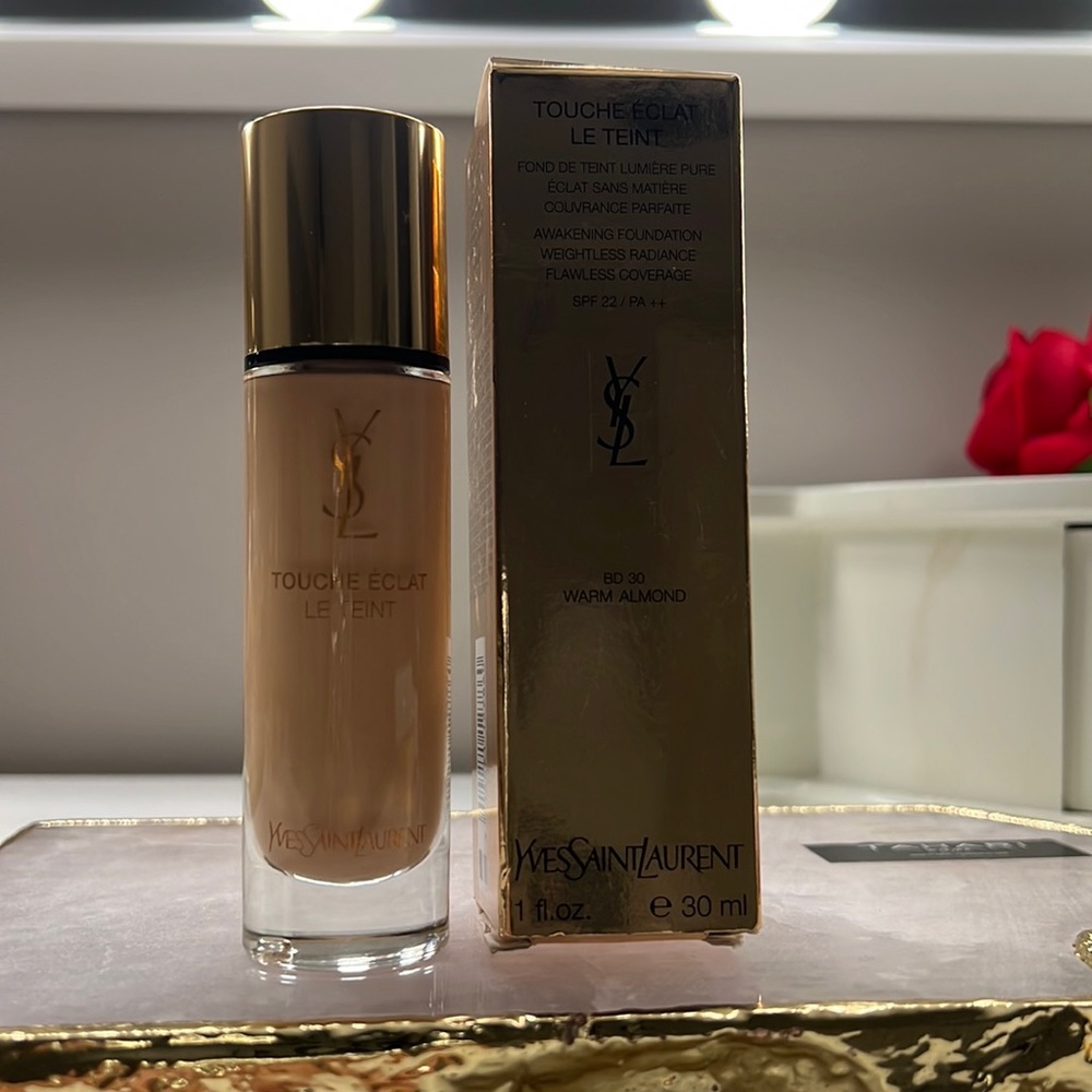 YSL Touche Eclat Foundation BD30 Warm Almond NWT